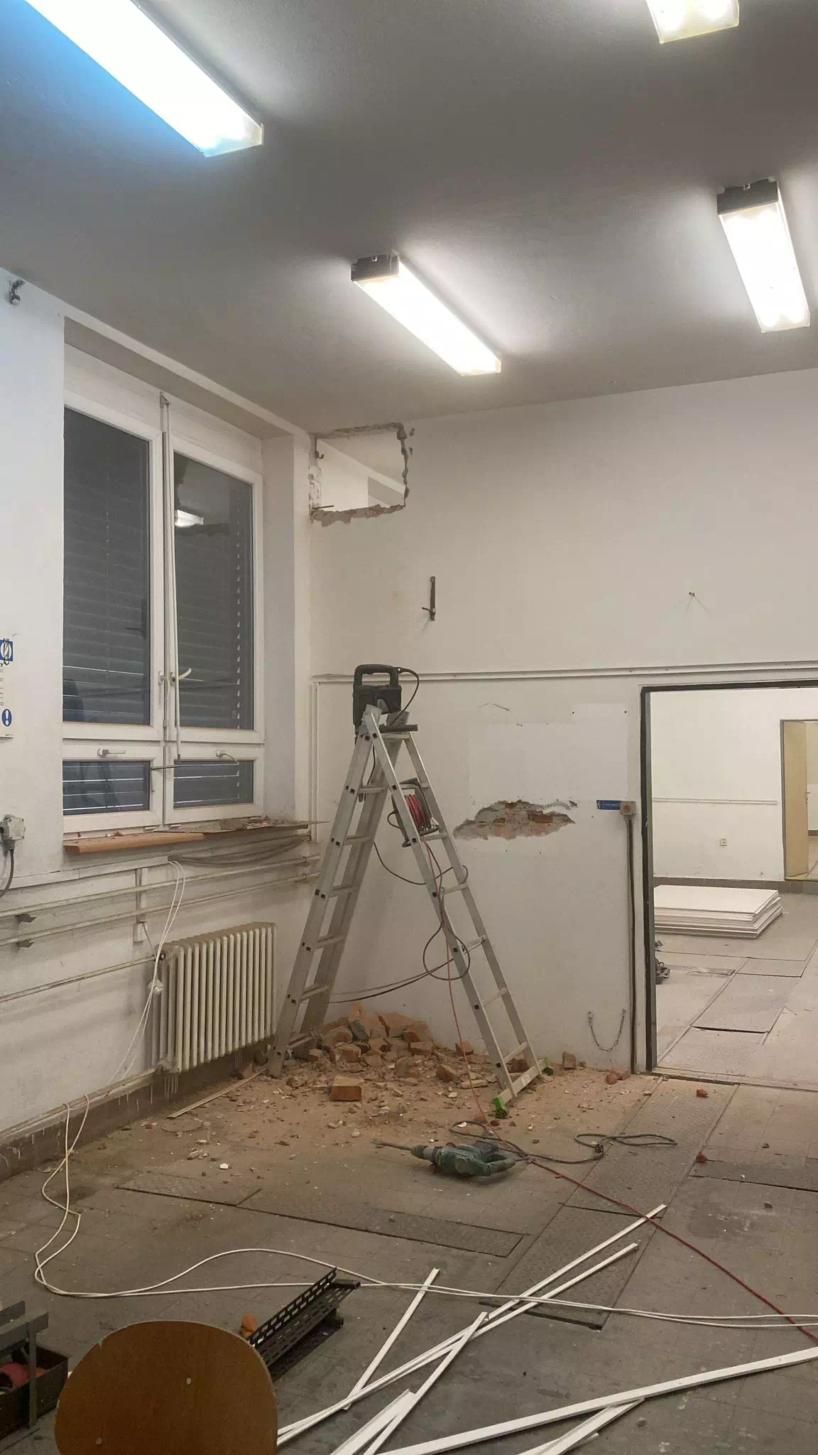 Bourání betonových příček